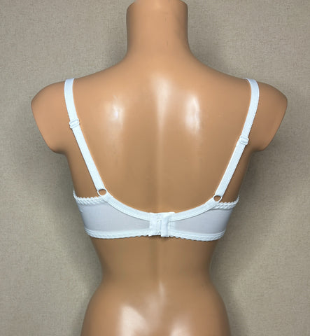 Women's Soft Cup Bra in White color (9380-6047)