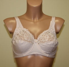 Women's light beige color soft cup bra, 80E (1042)