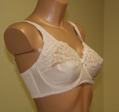 Women's light beige color soft cup bra, 80E (1042)